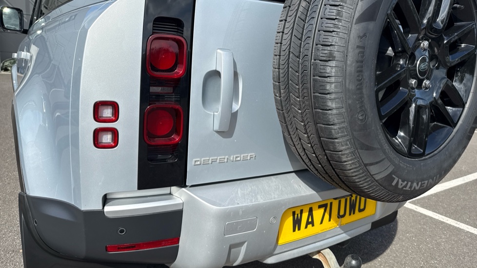Land Rover Defender 110 Diesel 3.0 D250 Hard Top S Auto [3 Seat] - Image 19
