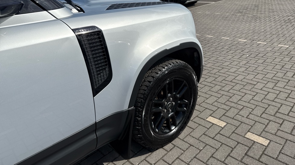 Land Rover Defender 110 Diesel 3.0 D250 Hard Top S Auto [3 Seat] - Image 22