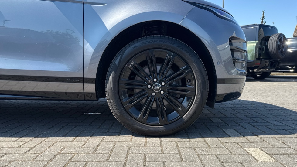 Land Rover Range Rover Evoque 2.0 D200 Autobiography 5dr Auto [Revised] Diesel Hatchback - Image 8