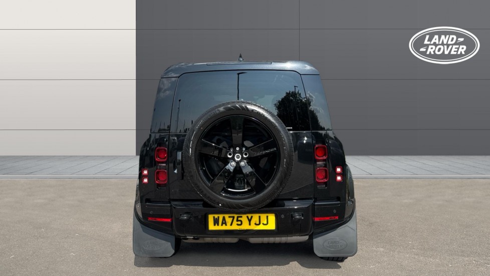 Land Rover Defender 3.0 D250 X-Dynamic HSE 110 5dr Auto Diesel Estate - Image 6