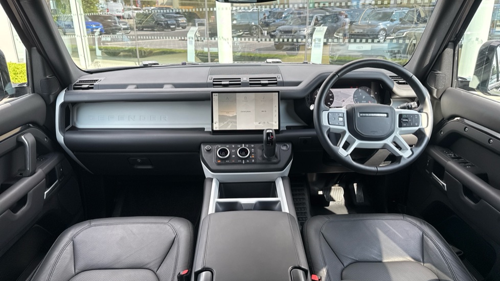 Land Rover Defender 3.0 D250 X-Dynamic HSE 110 5dr Auto Diesel Estate - Image 9