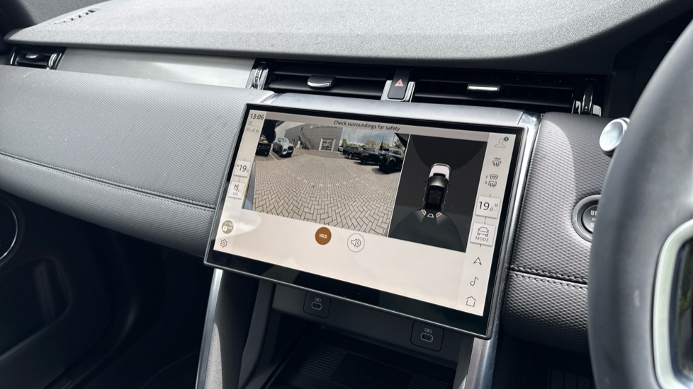 Land Rover Discovery Sport 2.0 D200 Dynamic SE 5dr Auto [5 Seat] Diesel Station Wagon - Image 12