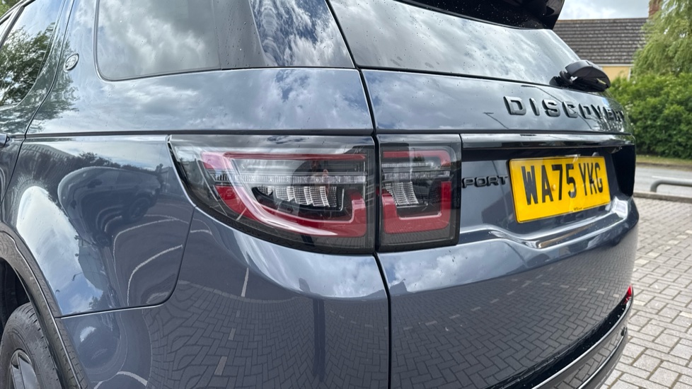 Land Rover Discovery Sport 2.0 D200 Dynamic SE 5dr Auto [5 Seat] Diesel Station Wagon - Image 19