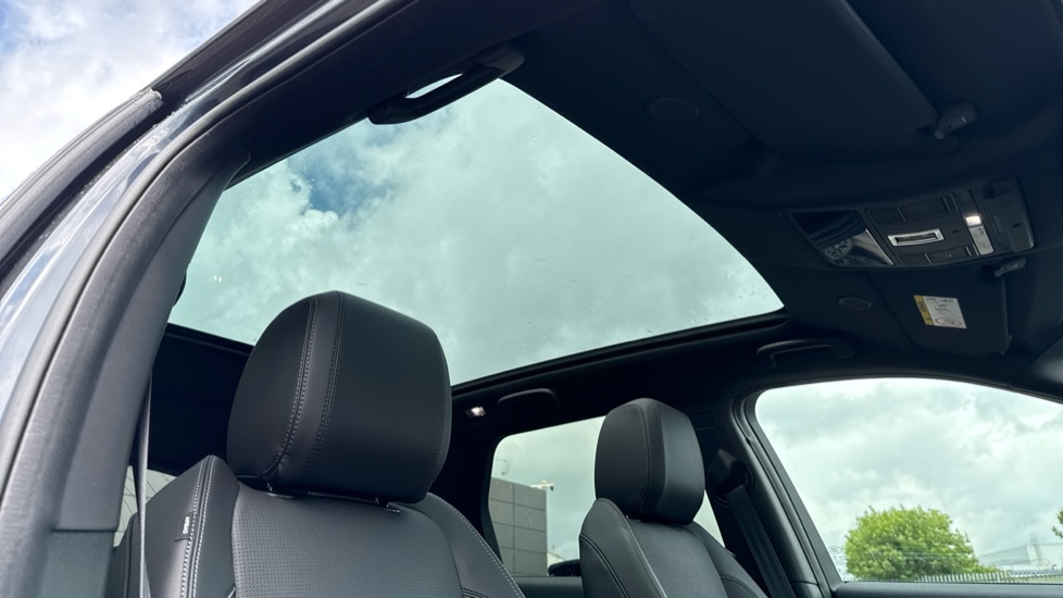 Land Rover Discovery Sport 2.0 D200 Dynamic SE 5dr Auto [5 Seat] Diesel Station Wagon - Image 21