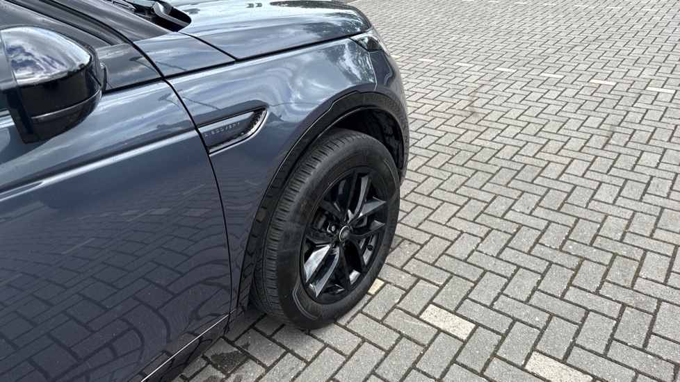Land Rover Discovery Sport 2.0 D200 Dynamic SE 5dr Auto [5 Seat] Diesel Station Wagon - Image 22