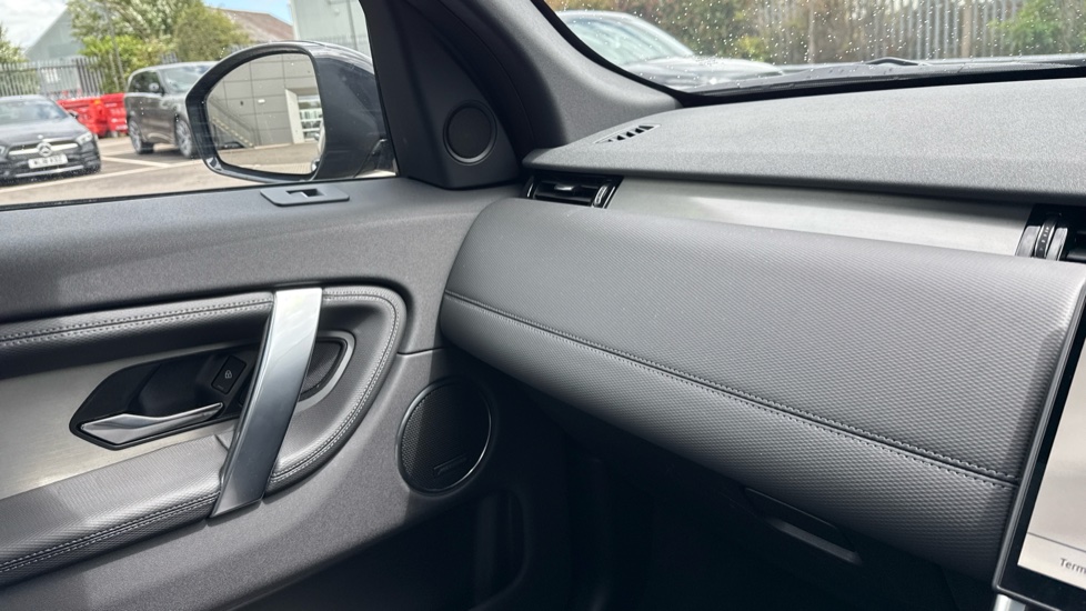 Land Rover Discovery Sport 2.0 D200 Dynamic SE 5dr Auto [5 Seat] Diesel Station Wagon - Image 26