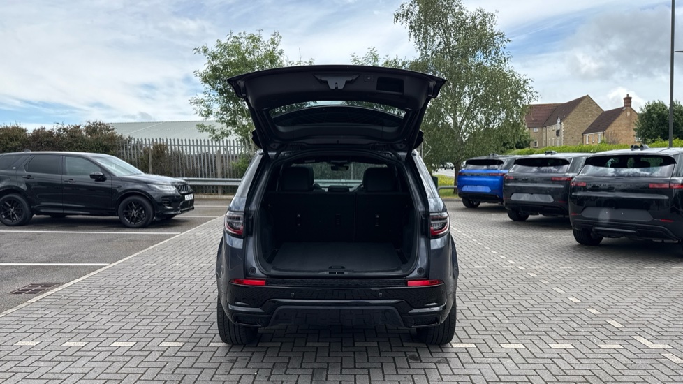 Land Rover Discovery Sport 2.0 D200 Dynamic SE 5dr Auto [5 Seat] Diesel Station Wagon - Image 27