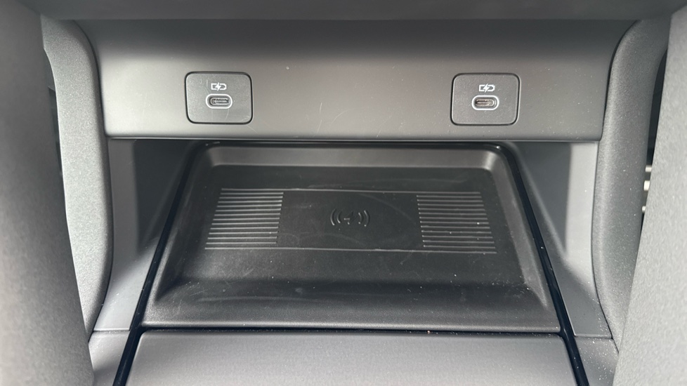Land Rover Discovery Sport 2.0 D200 Dynamic SE 5dr Auto [5 Seat] Diesel Station Wagon - Image 30