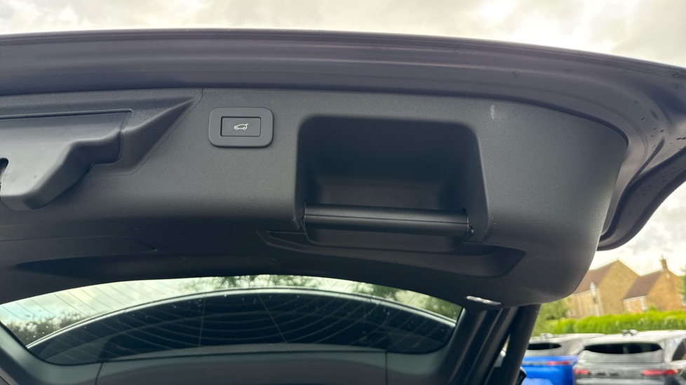 Land Rover Discovery Sport 2.0 D200 Dynamic SE 5dr Auto [5 Seat] Diesel Station Wagon - Image 35