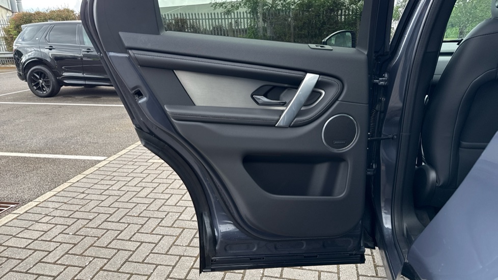 Land Rover Discovery Sport 2.0 D200 Dynamic SE 5dr Auto [5 Seat] Diesel Station Wagon - Image 36