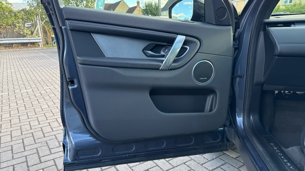 Land Rover Discovery Sport 2.0 D200 Dynamic SE 5dr Auto [5 Seat] Diesel Station Wagon - Image 39