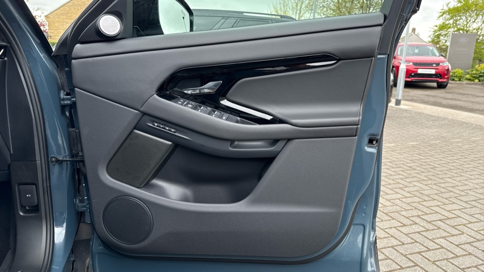 Land Rover Range Rover Evoque 2.0 D200 Autobiography 5dr Auto [Revised] Diesel Hatchback - Image 29