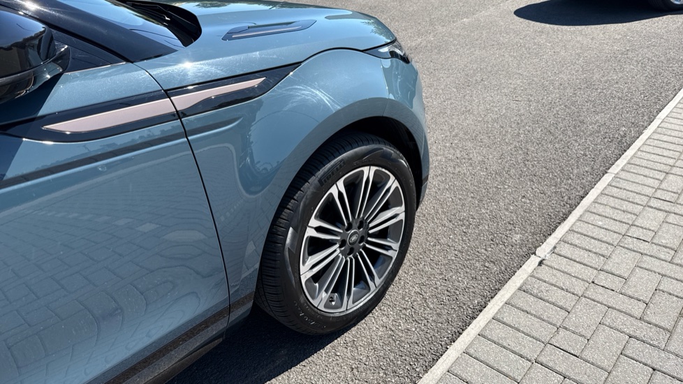 Land Rover Range Rover Evoque 2.0 D200 Dynamic SE 5dr Auto Diesel Hatchback - Image 22
