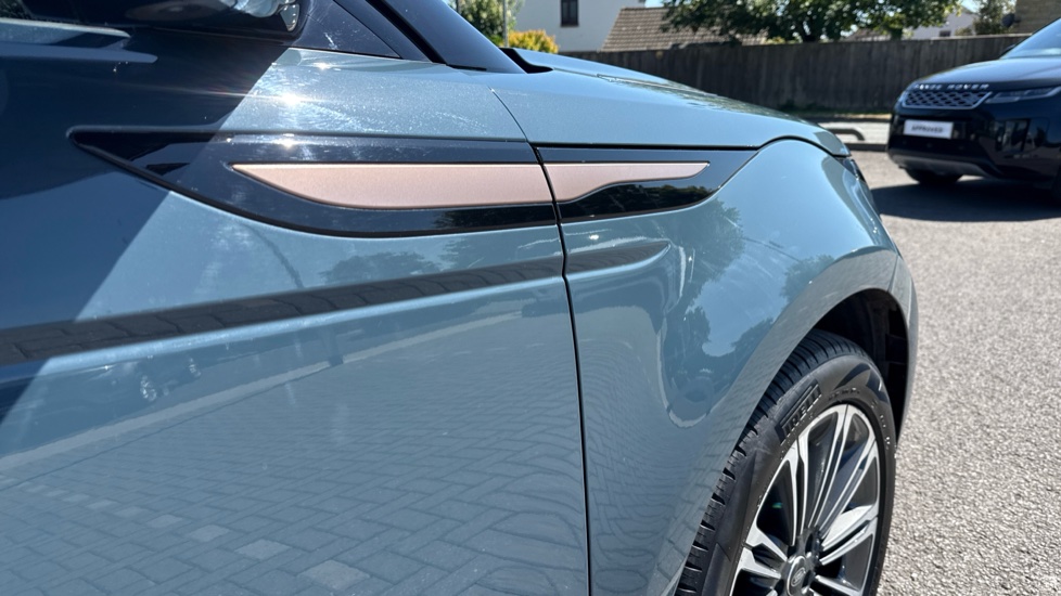 Land Rover Range Rover Evoque 2.0 D200 Dynamic SE 5dr Auto Diesel Hatchback - Image 24