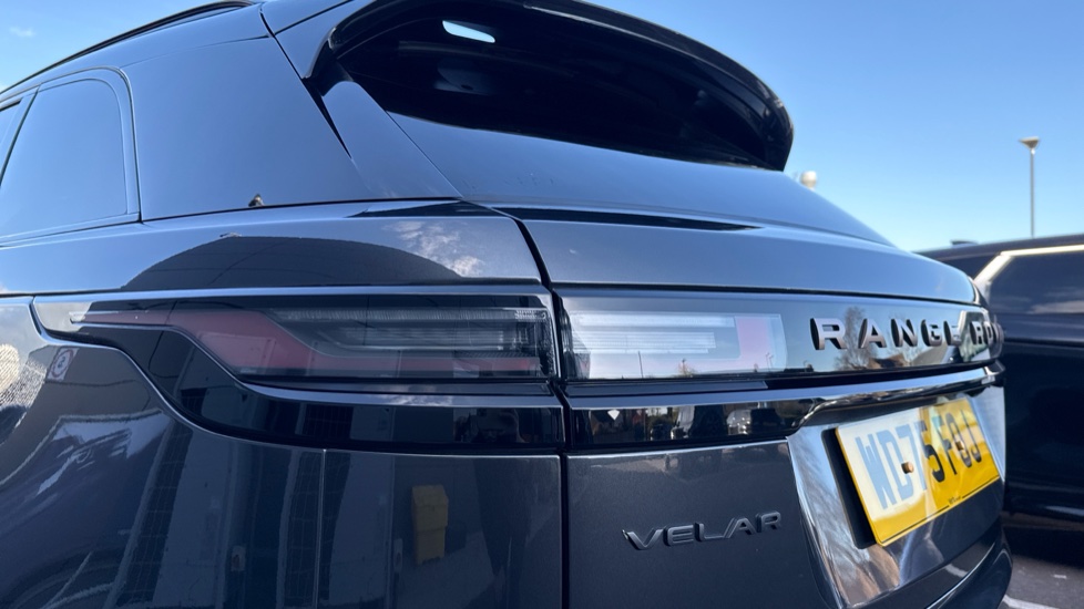 Land Rover Range Rover Velar 2.0 D200 MHEV Autobiography 5dr Auto [Revised] Diesel Estate - Image 19