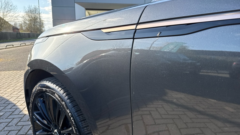 Land Rover Range Rover Velar 2.0 D200 MHEV Autobiography 5dr Auto [Revised] Diesel Estate - Image 20