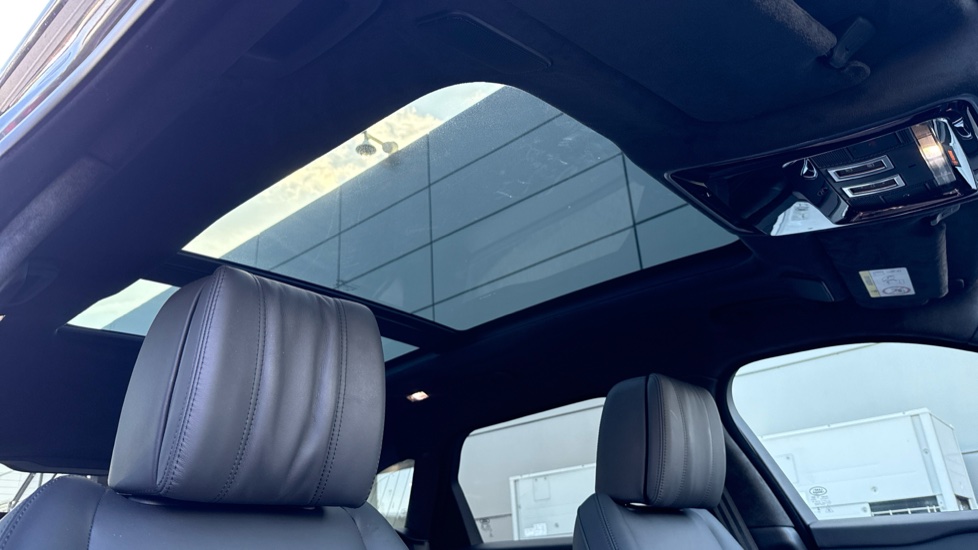 Land Rover Range Rover Velar 2.0 D200 MHEV Autobiography 5dr Auto [Revised] Diesel Estate - Image 21