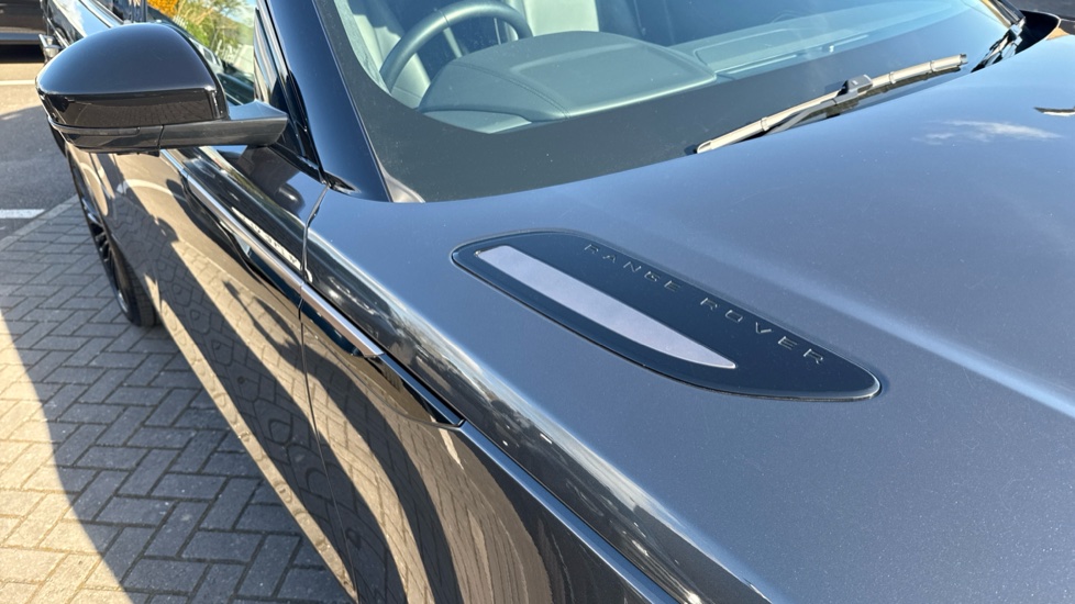Land Rover Range Rover Velar 2.0 D200 MHEV Autobiography 5dr Auto [Revised] Diesel Estate - Image 23