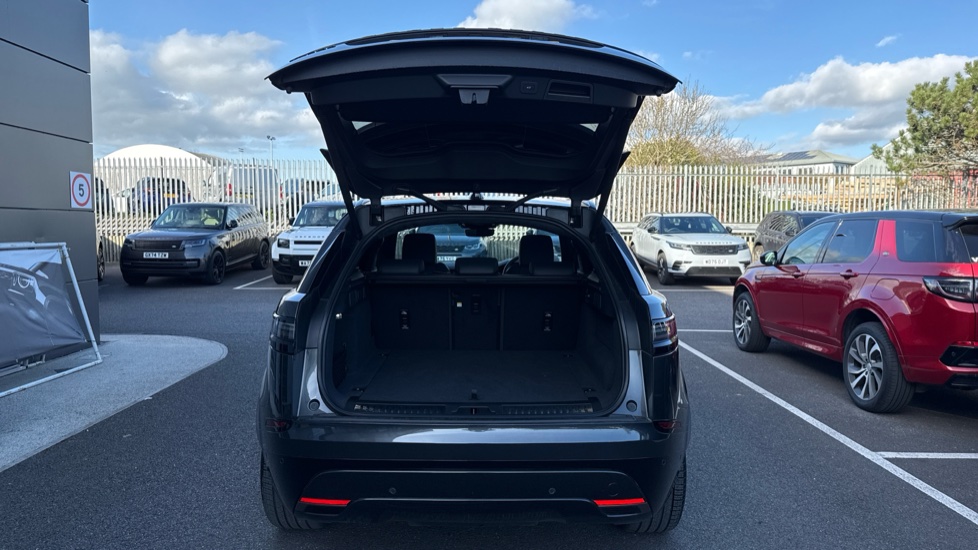 Land Rover Range Rover Velar 2.0 D200 MHEV Autobiography 5dr Auto [Revised] Diesel Estate - Image 27