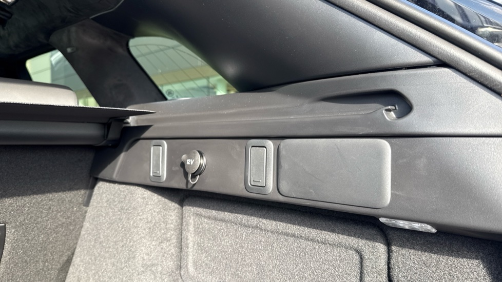 Land Rover Range Rover Velar 2.0 D200 MHEV Autobiography 5dr Auto [Revised] Diesel Estate - Image 28
