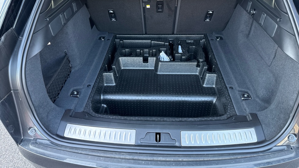 Land Rover Range Rover Velar 2.0 D200 MHEV Autobiography 5dr Auto [Revised] Diesel Estate - Image 41