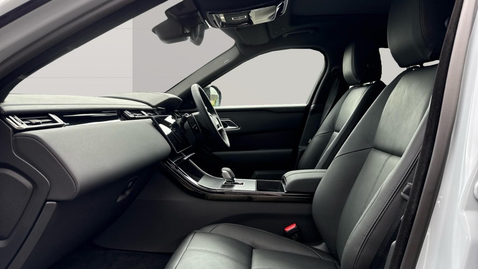 Land Rover Range Rover Velar 2.0 D200 MHEV Dynamic SE 5dr Auto Diesel Estate - Image 3