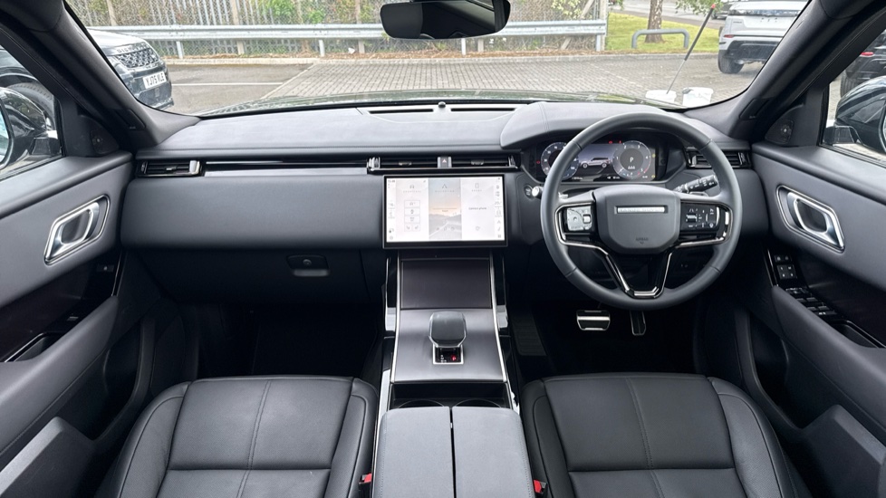 Land Rover Range Rover Velar 2.0 D200 MHEV Dynamic SE 5dr Auto Diesel Estate - Image 9
