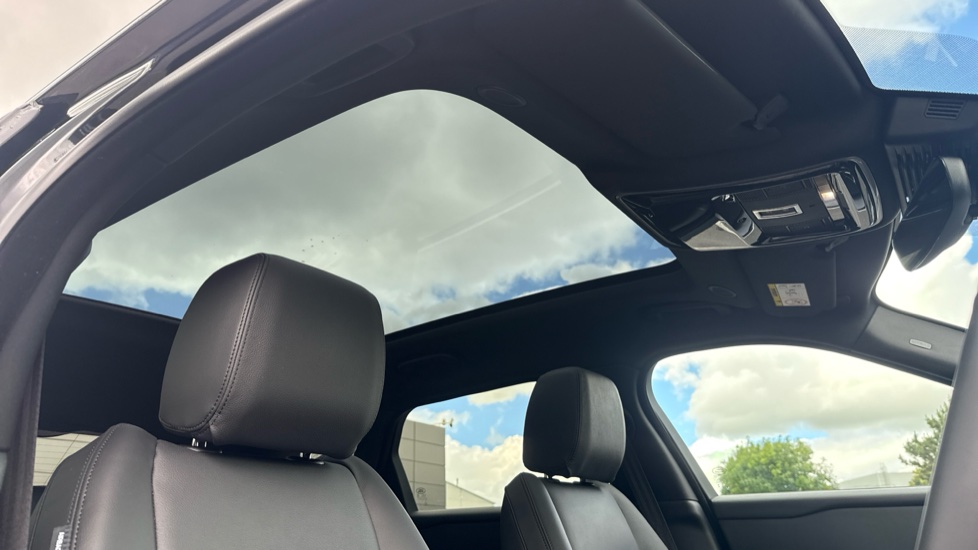 Land Rover Range Rover Velar 2.0 D200 MHEV Dynamic SE 5dr Auto Diesel Estate - Image 21