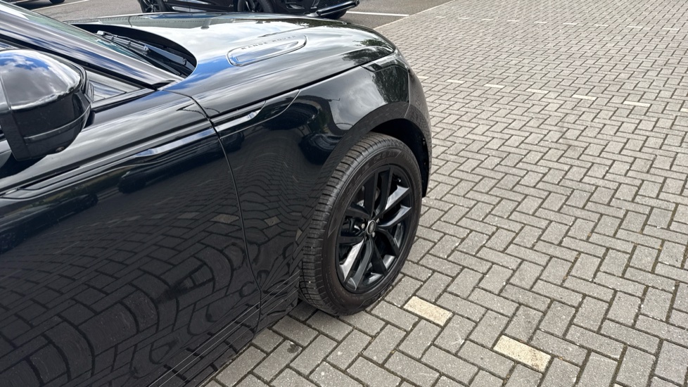 Land Rover Range Rover Velar 2.0 D200 MHEV Dynamic SE 5dr Auto Diesel Estate - Image 22