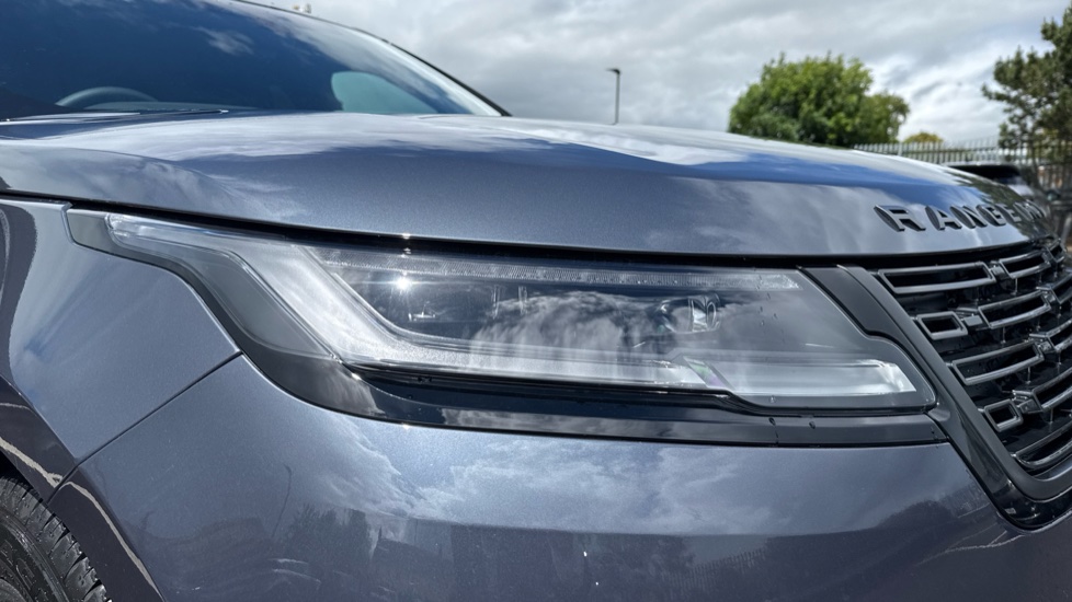 Land Rover Range Rover Velar 2.0 D200 MHEV Dynamic SE 5dr Auto Diesel Estate - Image 17
