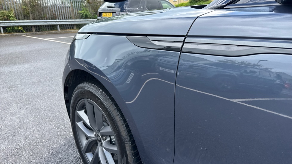 Land Rover Range Rover Velar 2.0 D200 MHEV Dynamic SE 5dr Auto Diesel Estate - Image 20