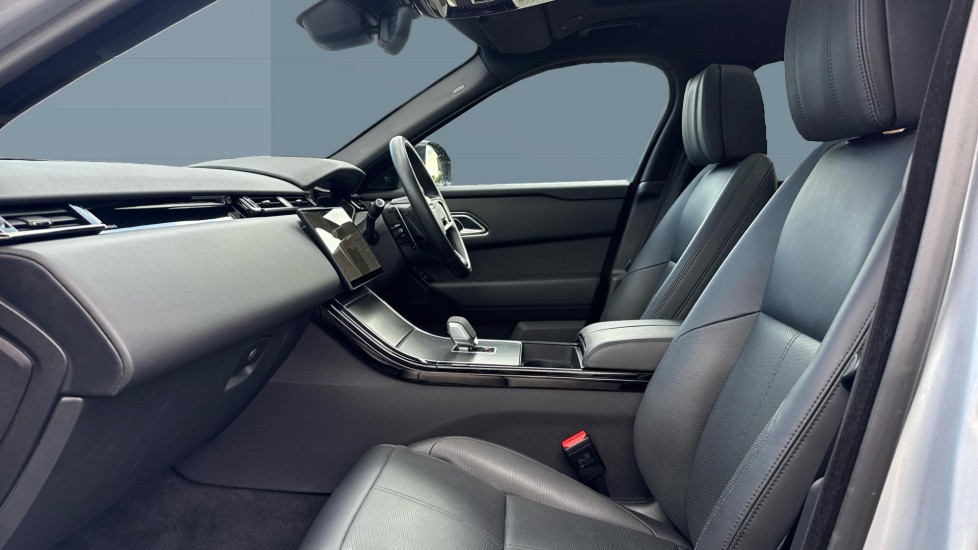 Land Rover Range Rover Velar 2.0 D200 MHEV Dynamic HSE 5dr Auto Diesel Estate - Image 3