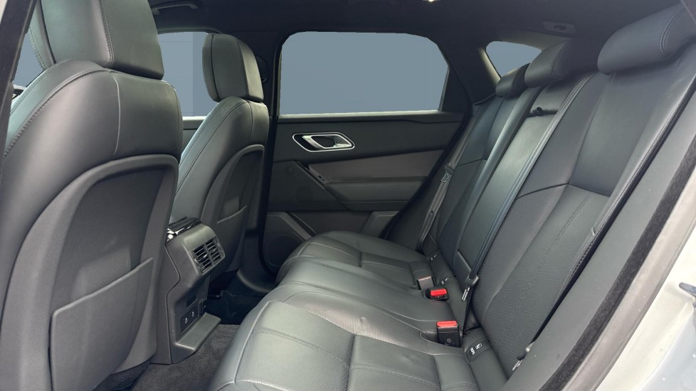 Land Rover Range Rover Velar 2.0 D200 MHEV Dynamic HSE 5dr Auto Diesel Estate - Image 4