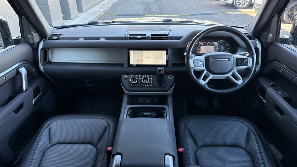 Land Rover Defender 2.0 P400e X-Dynamic S 110 5dr Auto Estate - Image 9