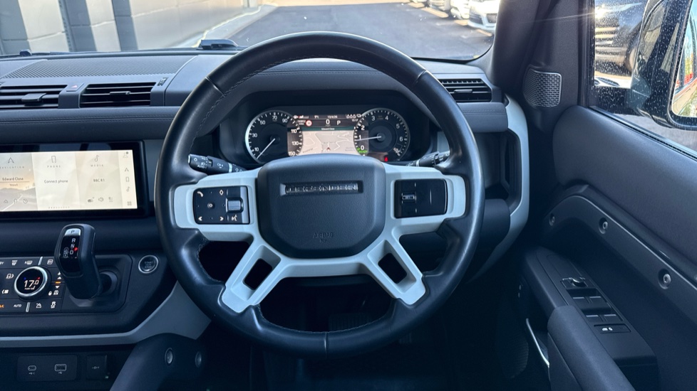 Land Rover Defender 2.0 P400e X-Dynamic S 110 5dr Auto Estate - Image 15