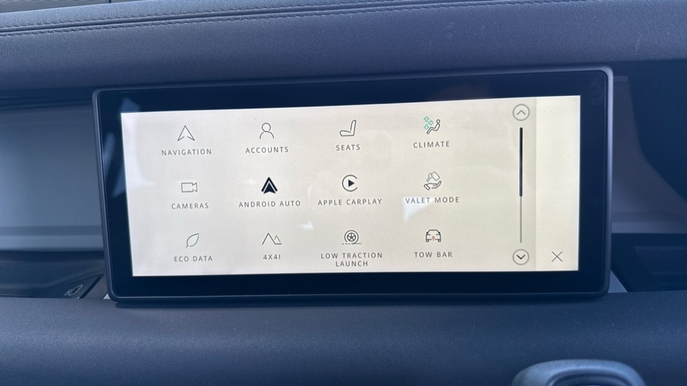 Land Rover Defender 2.0 P400e X-Dynamic S 110 5dr Auto Estate - Image 33