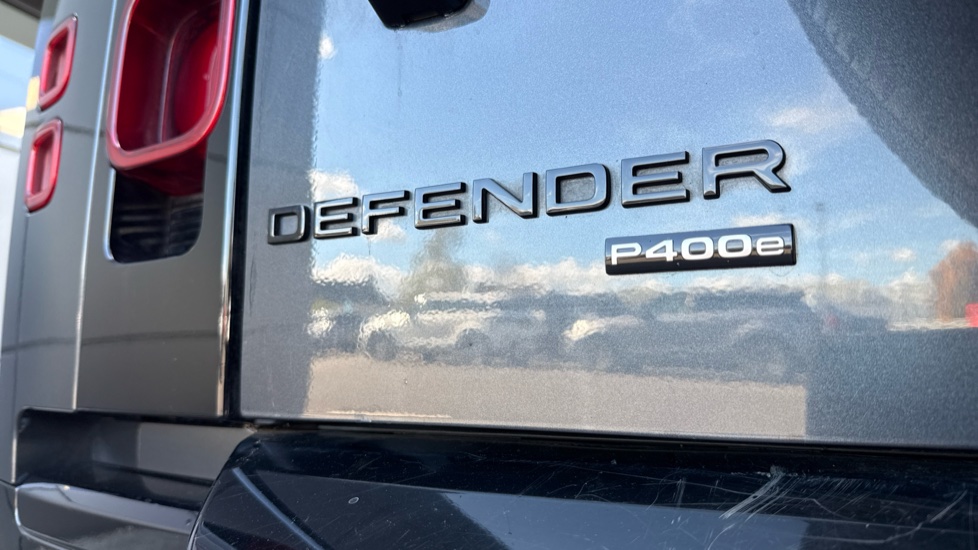 Land Rover Defender 2.0 P400e X-Dynamic S 110 5dr Auto Estate - Image 44