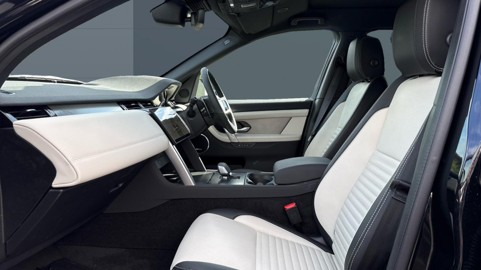 Land Rover Discovery Sport 2.0 D200 Landmark 5dr Auto [7 Seat] Diesel Station Wagon - Image 3