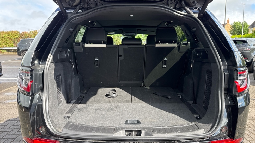 Land Rover Discovery Sport 2.0 D200 Landmark 5dr Auto [7 Seat] Diesel Station Wagon - Image 10