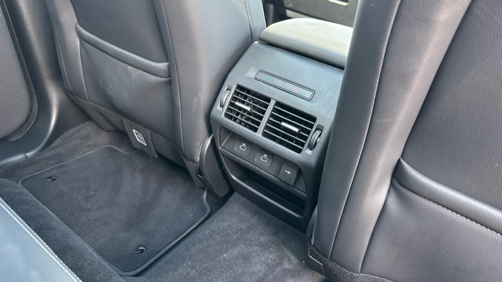 Land Rover Discovery Sport 2.0 D200 Landmark 5dr Auto [7 Seat] Diesel Station Wagon - Image 18