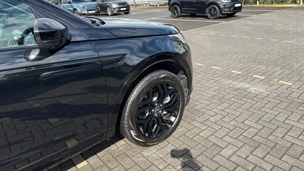 Land Rover Discovery Sport 2.0 D200 Landmark 5dr Auto [7 Seat] Diesel Station Wagon - Image 22