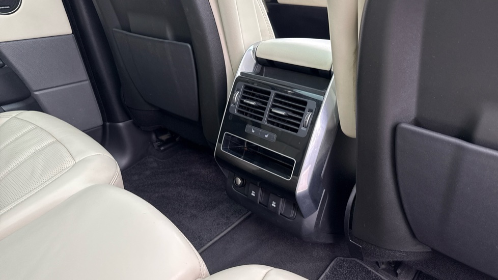 Land Rover Range Rover Sport 3.0 SDV6 HSE Dynamic 5dr Auto Diesel Estate - Image 18