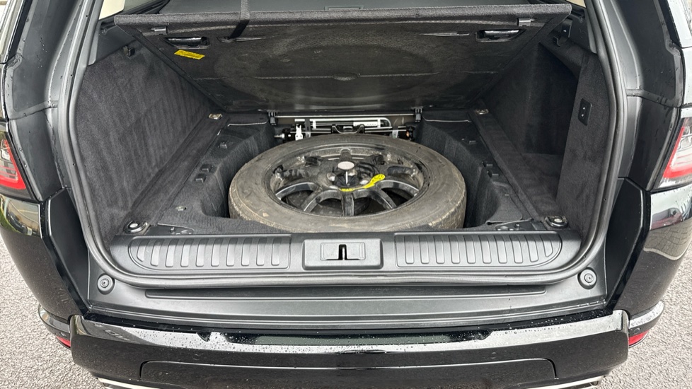Land Rover Range Rover Sport 3.0 SDV6 HSE Dynamic 5dr Auto Diesel Estate - Image 35