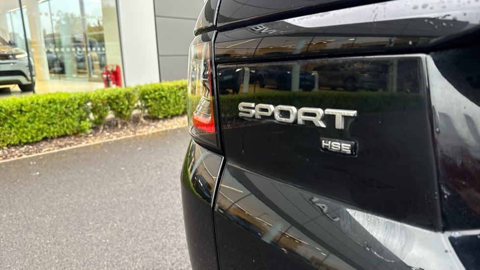 Land Rover Range Rover Sport 3.0 SDV6 HSE Dynamic 5dr Auto Diesel Estate - Image 39