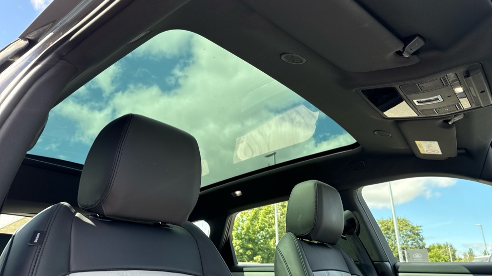 Land Rover Range Rover Evoque 2.0 P250 R-Dynamic HSE 5dr Auto Petrol Hatchback - Image 21