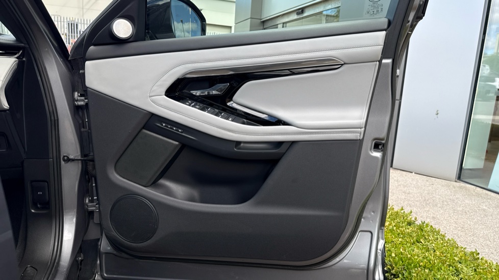 Land Rover Range Rover Evoque 2.0 P250 R-Dynamic HSE 5dr Auto Petrol Hatchback - Image 29