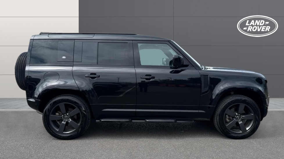 Land Rover Defender 3.0 D250 X-Dynamic HSE 110 5dr Auto Diesel Estate - Image 5