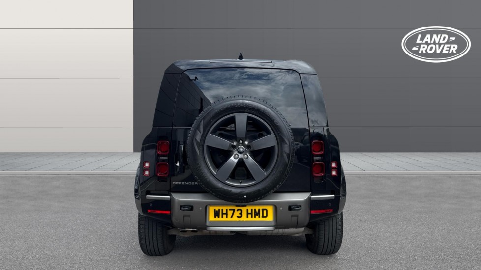 Land Rover Defender 3.0 D250 X-Dynamic HSE 110 5dr Auto Diesel Estate - Image 6