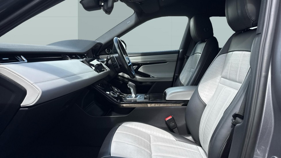 Land Rover Range Rover Evoque 1.5 P300e R-Dynamic HSE 5dr Auto Hatchback - Image 3