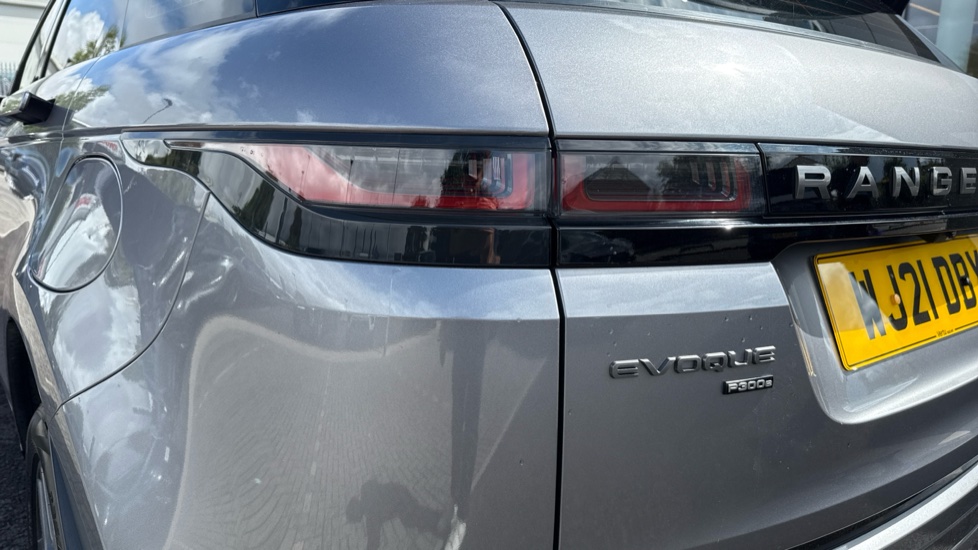 Land Rover Range Rover Evoque 1.5 P300e R-Dynamic HSE 5dr Auto Hatchback - Image 19